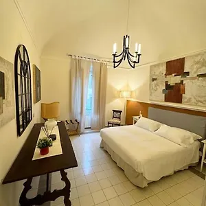 The Nest Near The Leaning Tower